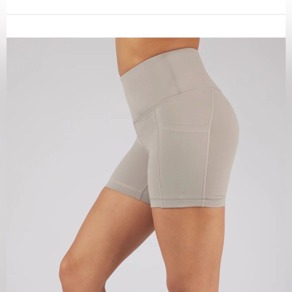 90 Degree By Reflex Light Gray Bike Shorts